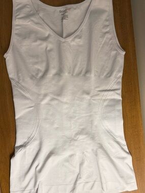 Skinnygirl White Sculpting V-Neck Tank
